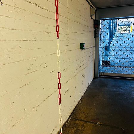 Ladenwohnung In Kreuzberg Mit Parkplatz In Einer Tiefgarage Berlin Eksteriør bilde